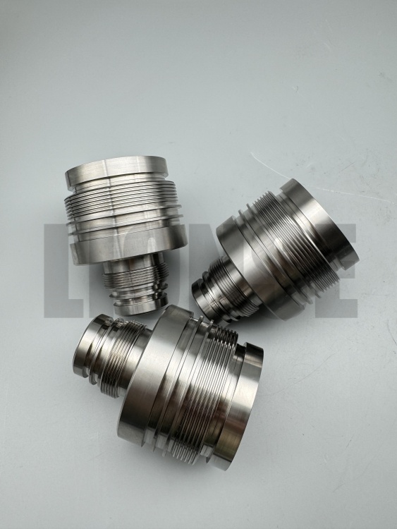 لماذا يتم اختيار سبائك التيتانيوم من الدرجة الخامسة لمعدات أعماق البحار؟