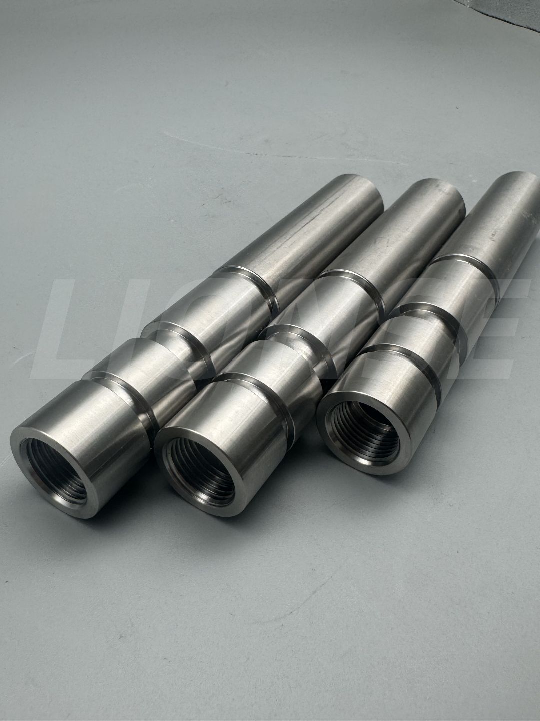 عمود من التيتانيوم من الدرجة 5 مع دوران NC